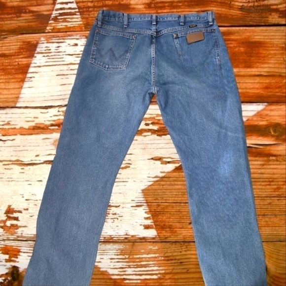 Wrangler Jeans - Picture 2 of 5
